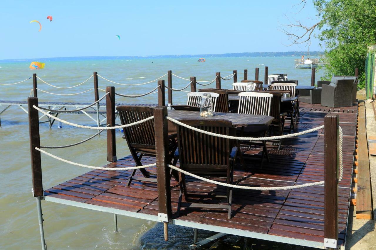 Royal Mediterran Siófok Exteriör bild